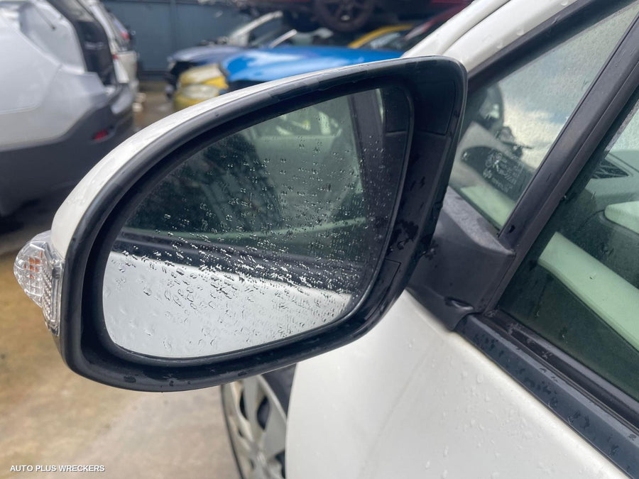 2012 Toyota Prius Left Rear 1 4 Door Glass