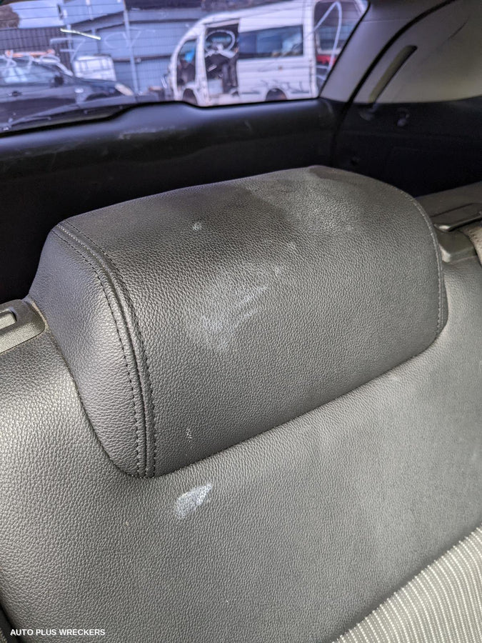 2013 Holden Commodore Left Front Hub Assembly