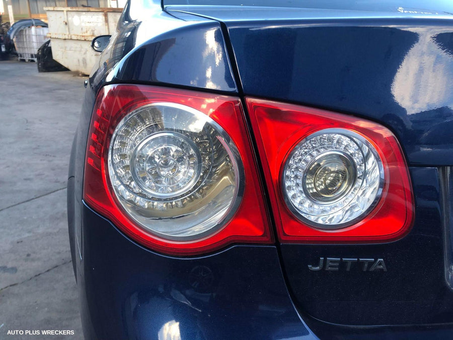 2006 Volkswagen Jetta Left Taillight