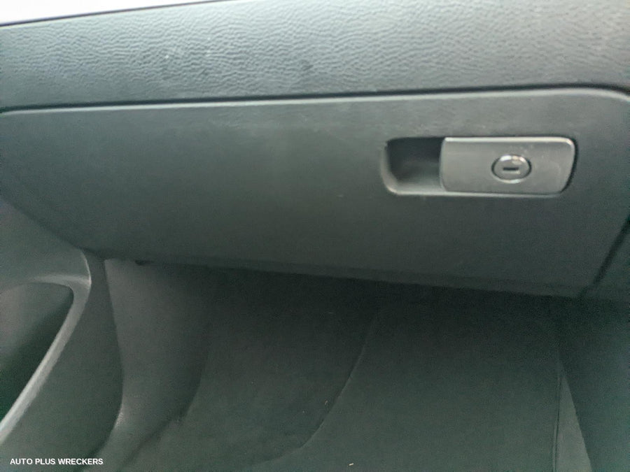 2006 Volkswagen Jetta Bonnet