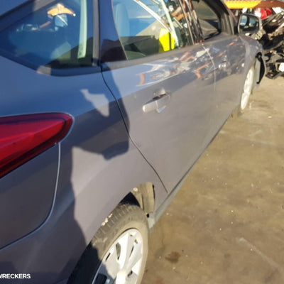 2012-2015 Ford Focus Right Headlamp