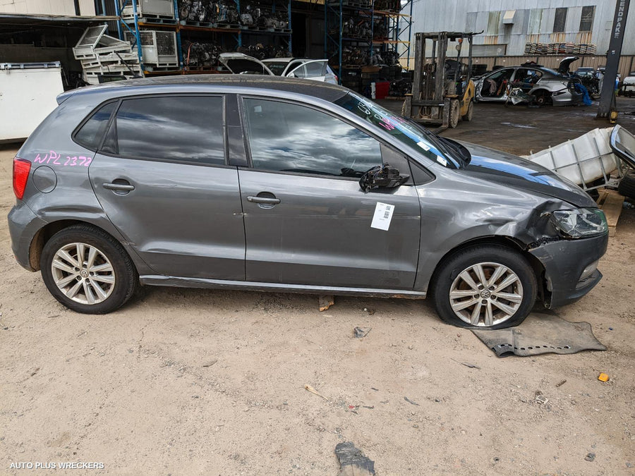 2015 Volkswagen Polo Left Taillight