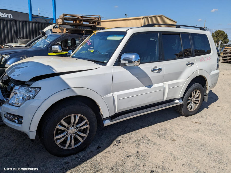 2006-2021 Mitsubishi Pajero Right Front Door Window
