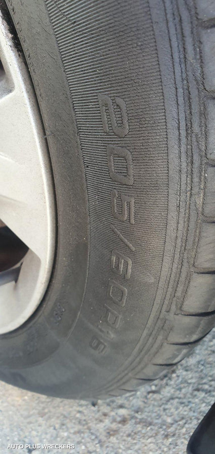 2013 Hyundai I40 Radiator Support