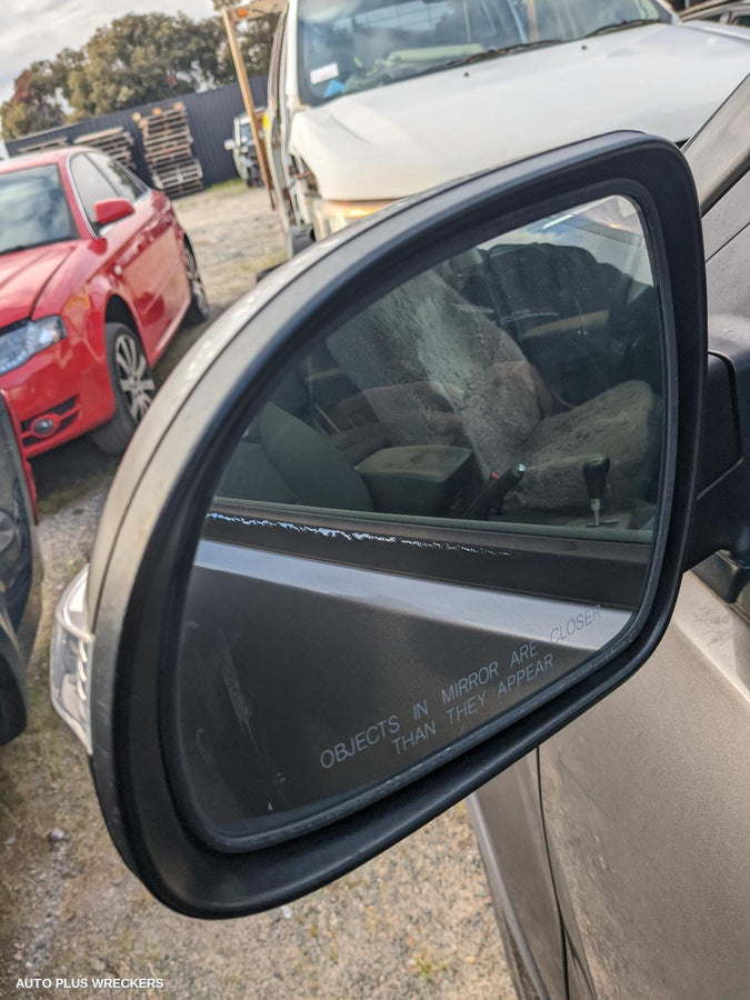 2011 Ssangyong Korando Right Front Door Window