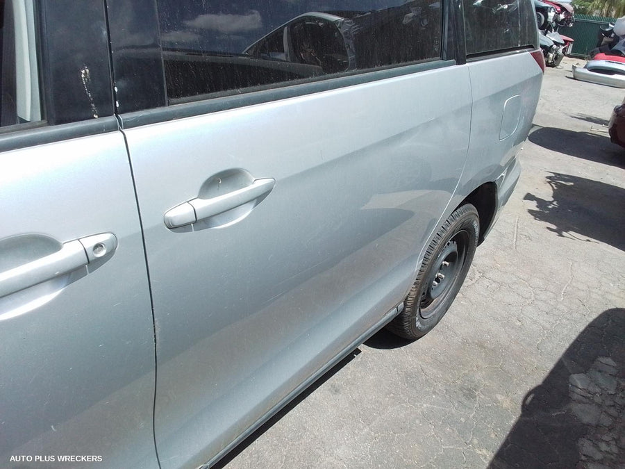 2006 Toyota Tarago Left Taillight