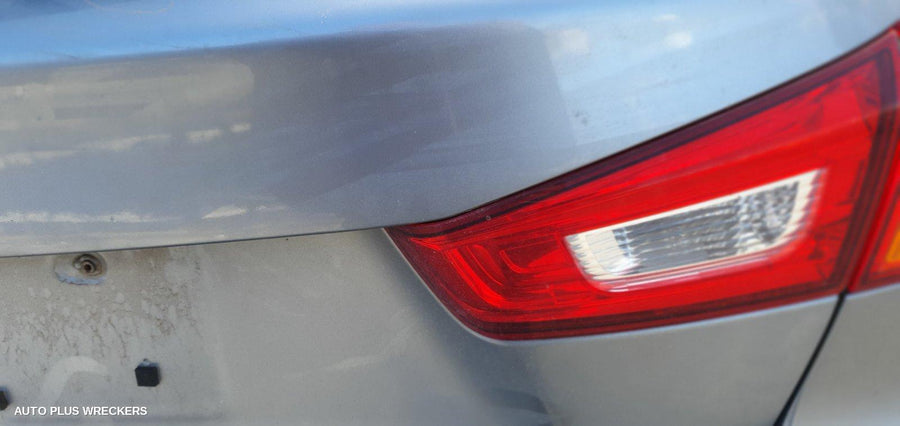 2011 Mitsubishi Asx Right Front Door