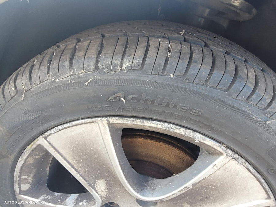 2014 Renault Clio Left Taillight