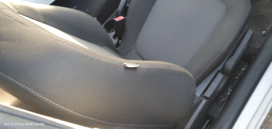 2013 Hyundai I20 Left Front Door Window