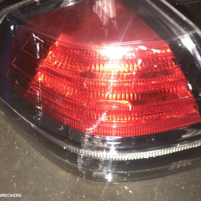 2007 HOLDEN COMMODORE RIGHT FRONT DOOR WINDOW