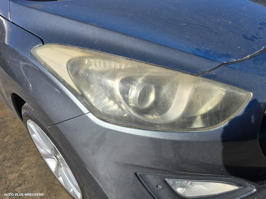 2012-2017 Hyundai I30 Right Headlamp