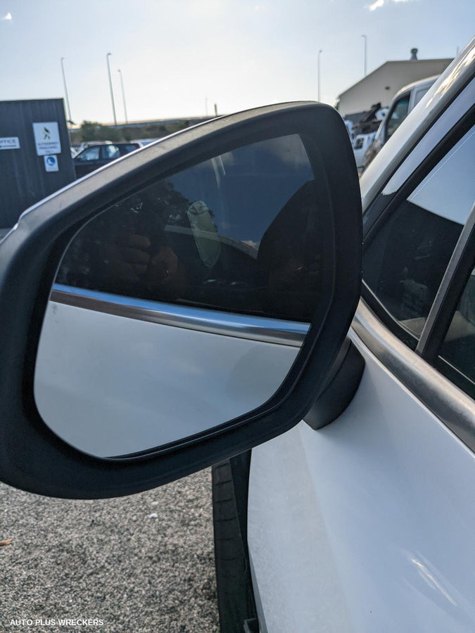 2019 Ldv D90 Left Headlamp