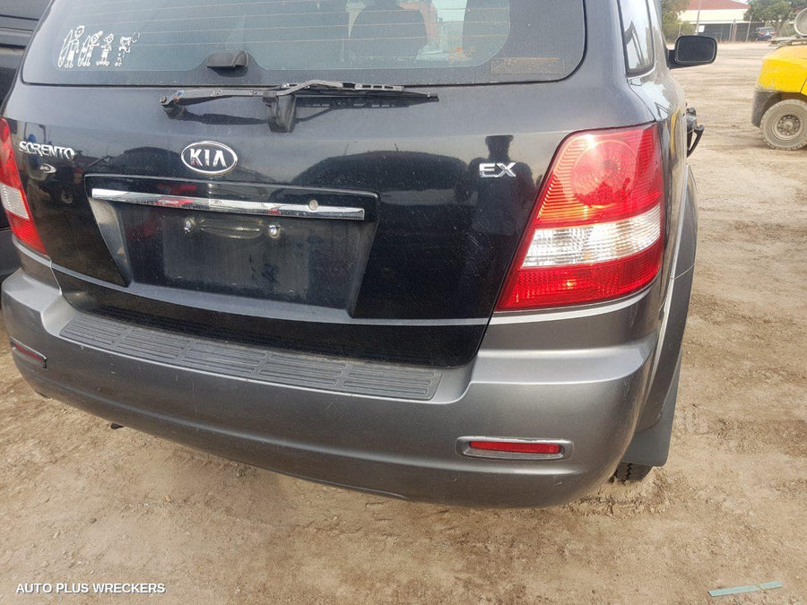 2007 Kia Sorento Left Guard