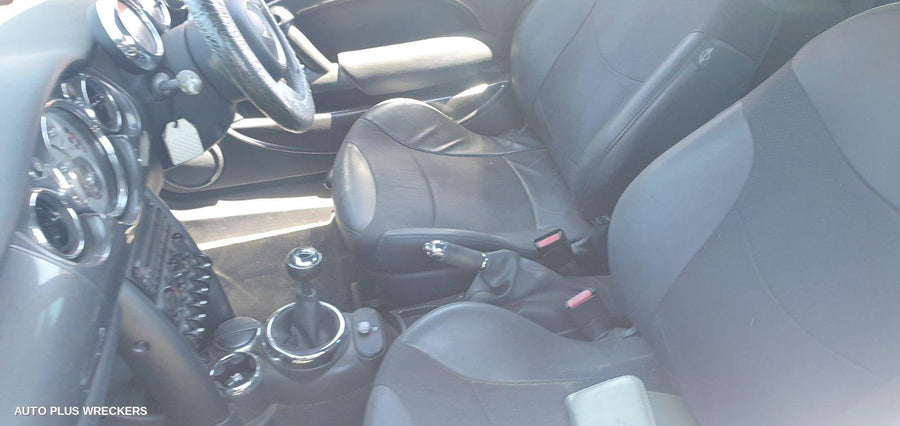 2006 Mini Cooper Left Guard