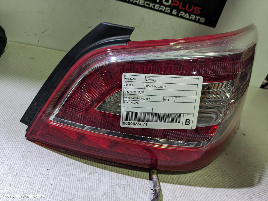 2013-2017 Nissan Altima Right Taillight