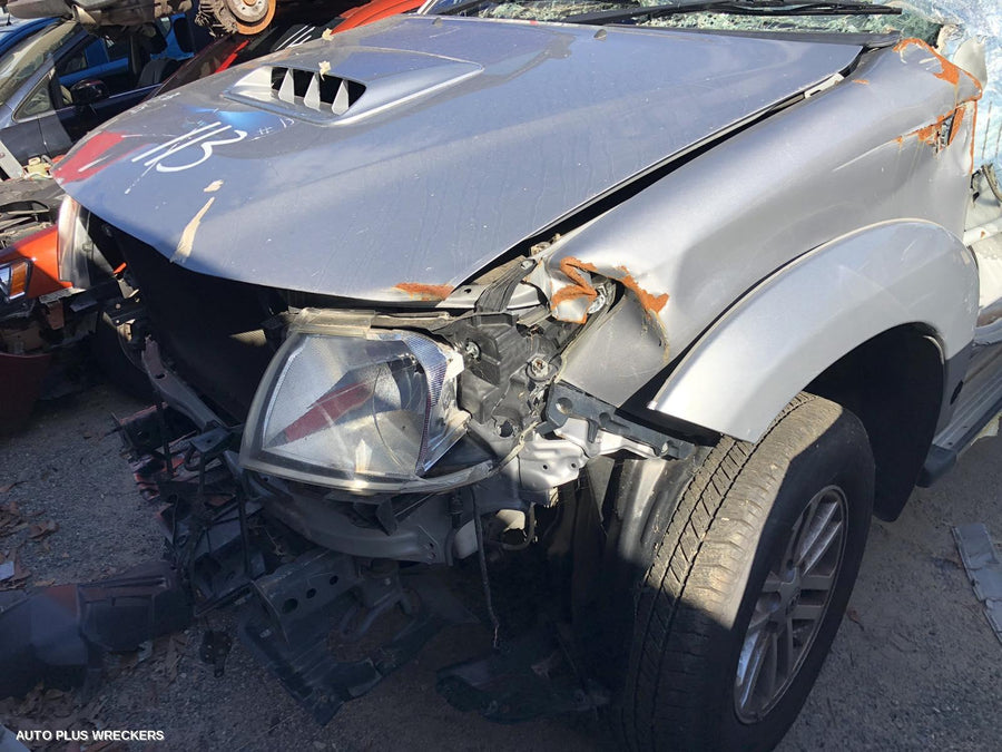 2015 Toyota Hilux Sunvisor