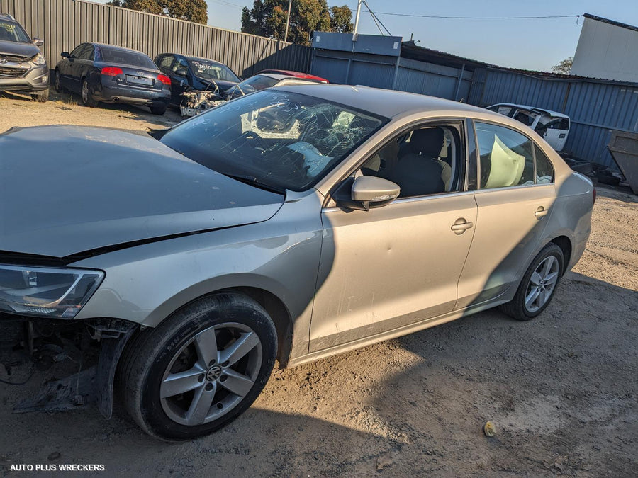 2014 Volkswagen Jetta Left Taillight