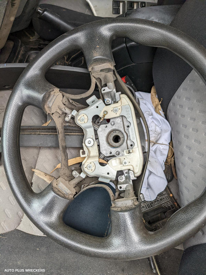 2008 Nissan Navara Left Guard