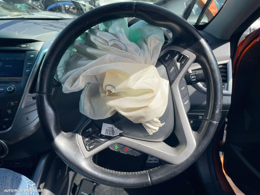 2014 Hyundai Veloster Left Front Lower Control Arm