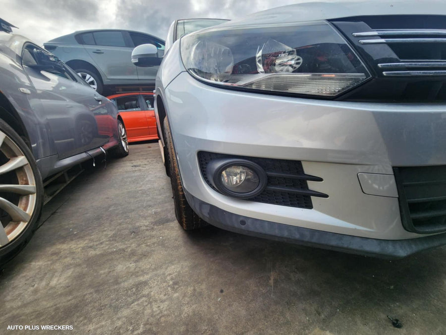 2011-2016 Volkswagen Tiguan Right Headlamp