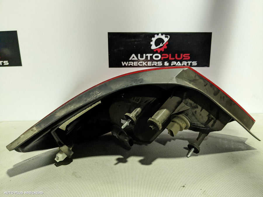 2009 Chrysler Sebring Right Taillight