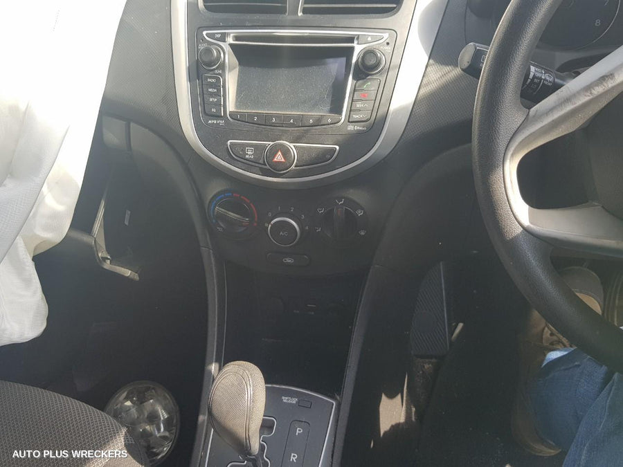 2013 Hyundai Accent Door Handle