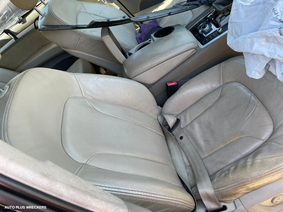 2011 Audi Q7 Hatch Strut