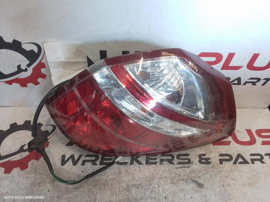 2007 Subaru Outback Right Taillight