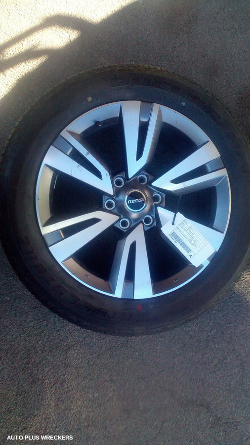 2023 Isuzu Mu-x Wheel Mag
