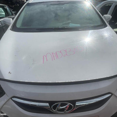 2014 Hyundai I40 Left Front Door Window