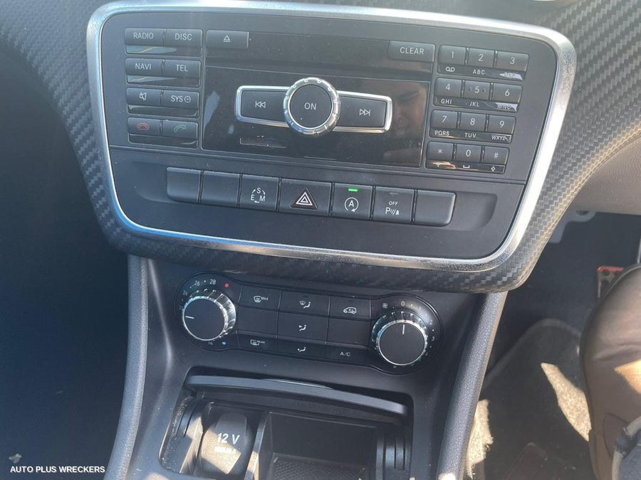 2015 Mercedes A Class Left Front Window Reg Motor