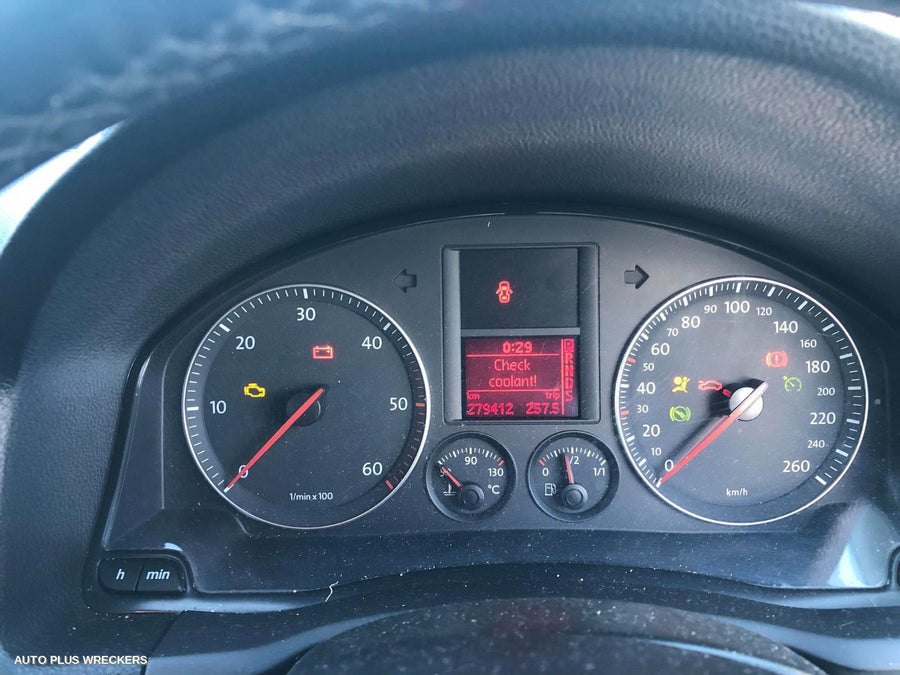 2006 Volkswagen Jetta Bonnet