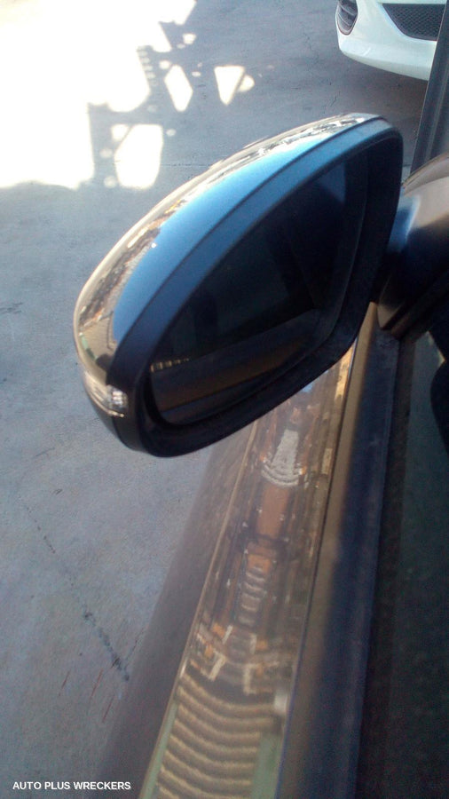2018-2024 Kia Cerato Left Door Mirror