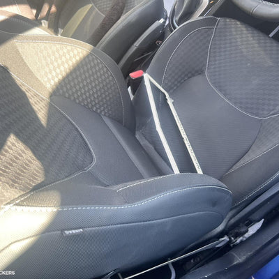 2015 Renault Clio Right Door Mirror