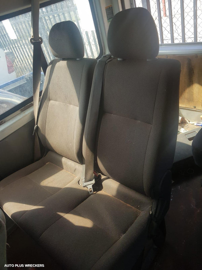 2005 Toyota Hiace 3rd Seat