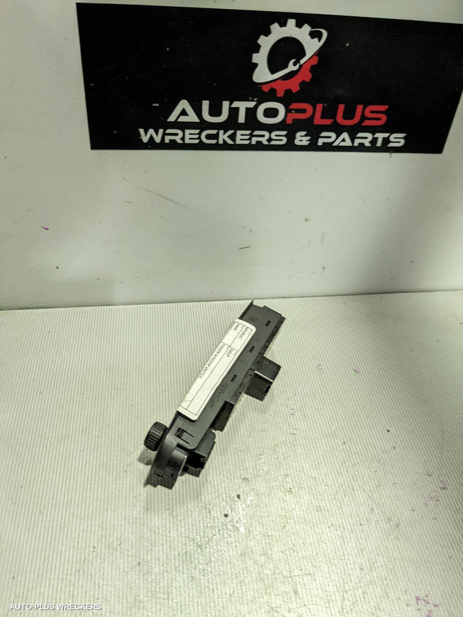 2012 VOLKSWAGEN GOLF PWR DR WIND SWITCH