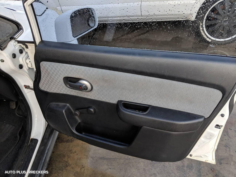 2007 Nissan Tiida Right Headlamp