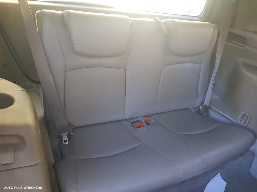 2004 Toyota Kluger Left Front Door