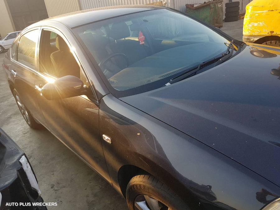 2004 Nissan Maxima Left Front Door Window