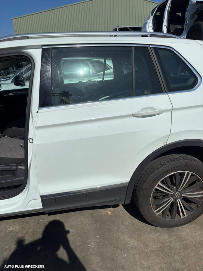 2016-2024 Volkswagen Tiguan Right Driveshaft