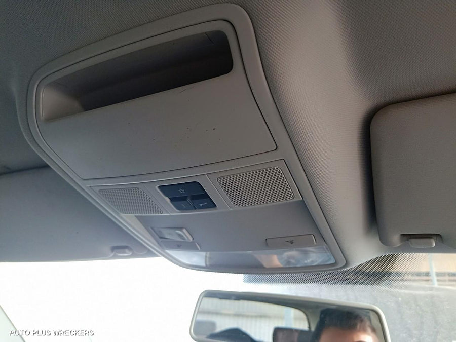 2011 Volkswagen Golf Right Front Door Window