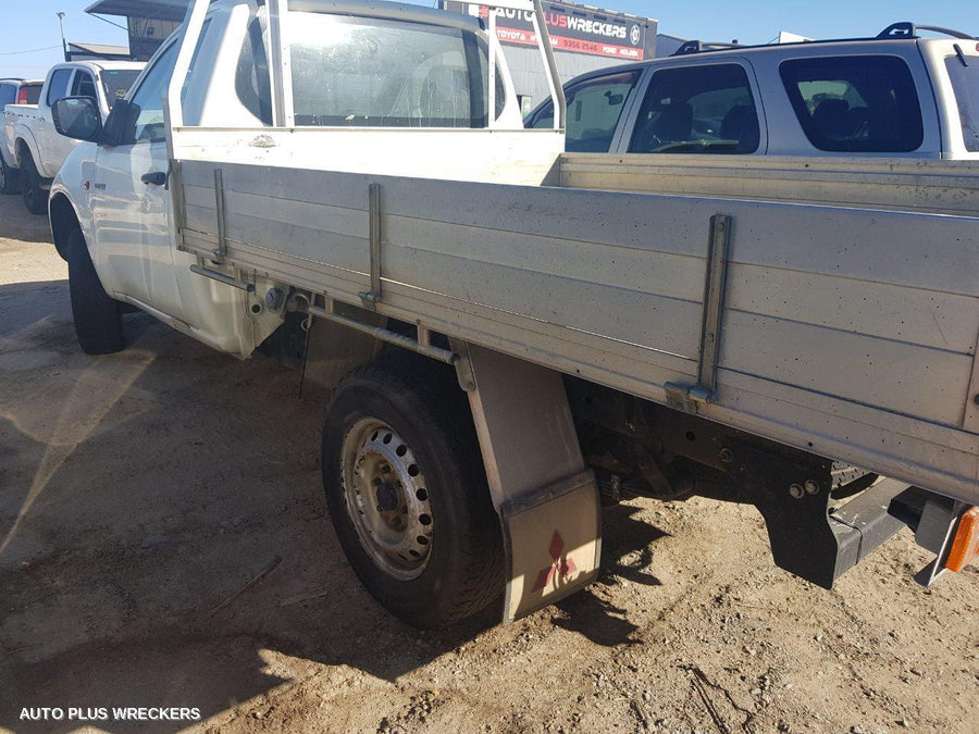 2006 Mitsubishi Triton Radiator