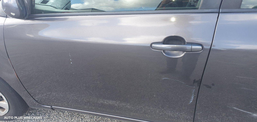 2007 Toyota Corolla Right Front Door