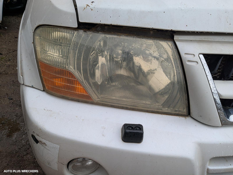 2003 Mitsubishi Pajero Headrest