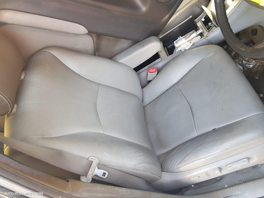 2004 Toyota Kluger Right Front Door