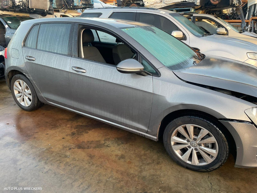 2016 Volkswagen Golf Right Guard Liner