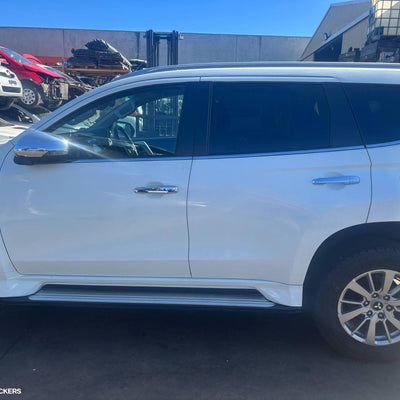 2019 Mitsubishi Pajero Left Taillight