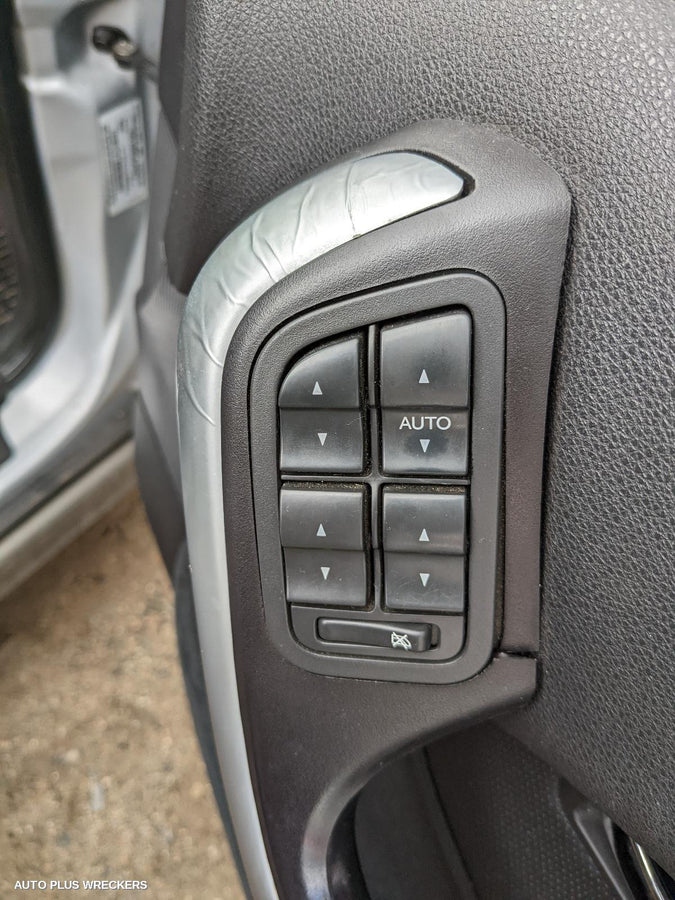 2007 FORD FAIRLANE LEFT FRONT DOOR