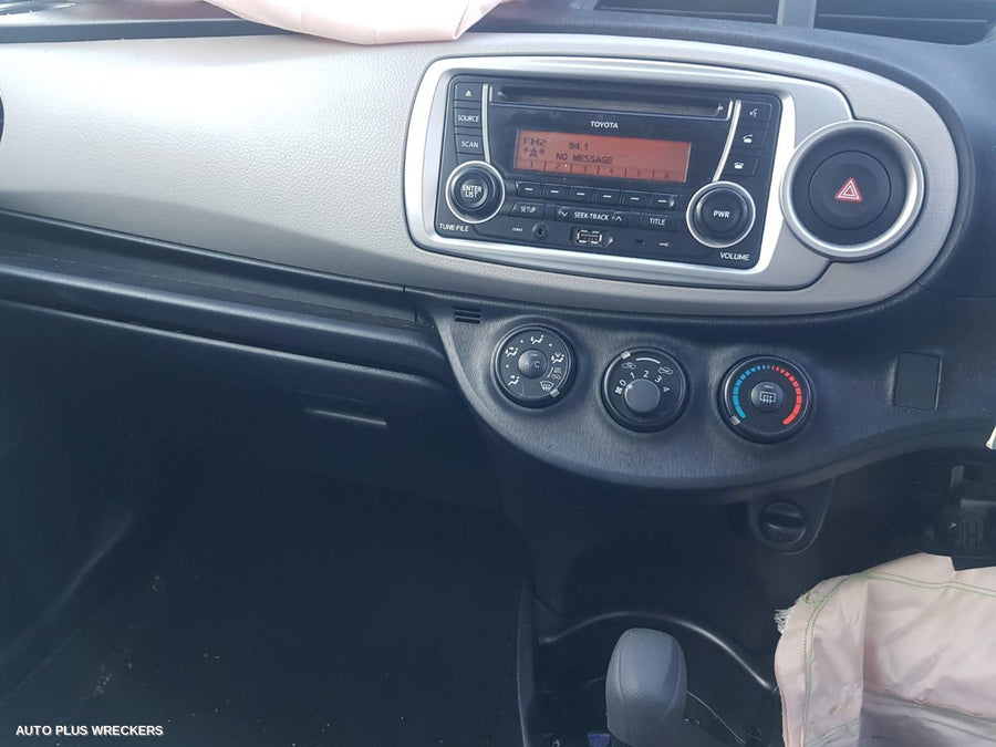 2012 Toyota Yaris Radio Cd Dvd Sat Tv