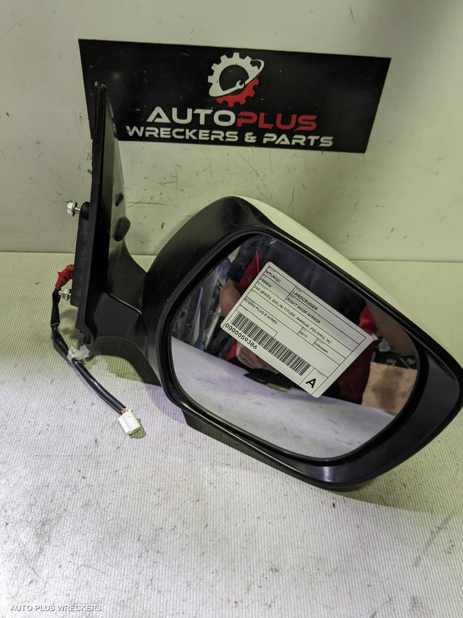 2017 Toyota Landcruiser Right Door Mirror